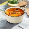Enamel Dutch POTS can withstand high temperatures and meet many cooking needs, such as cooking, baking and stewing